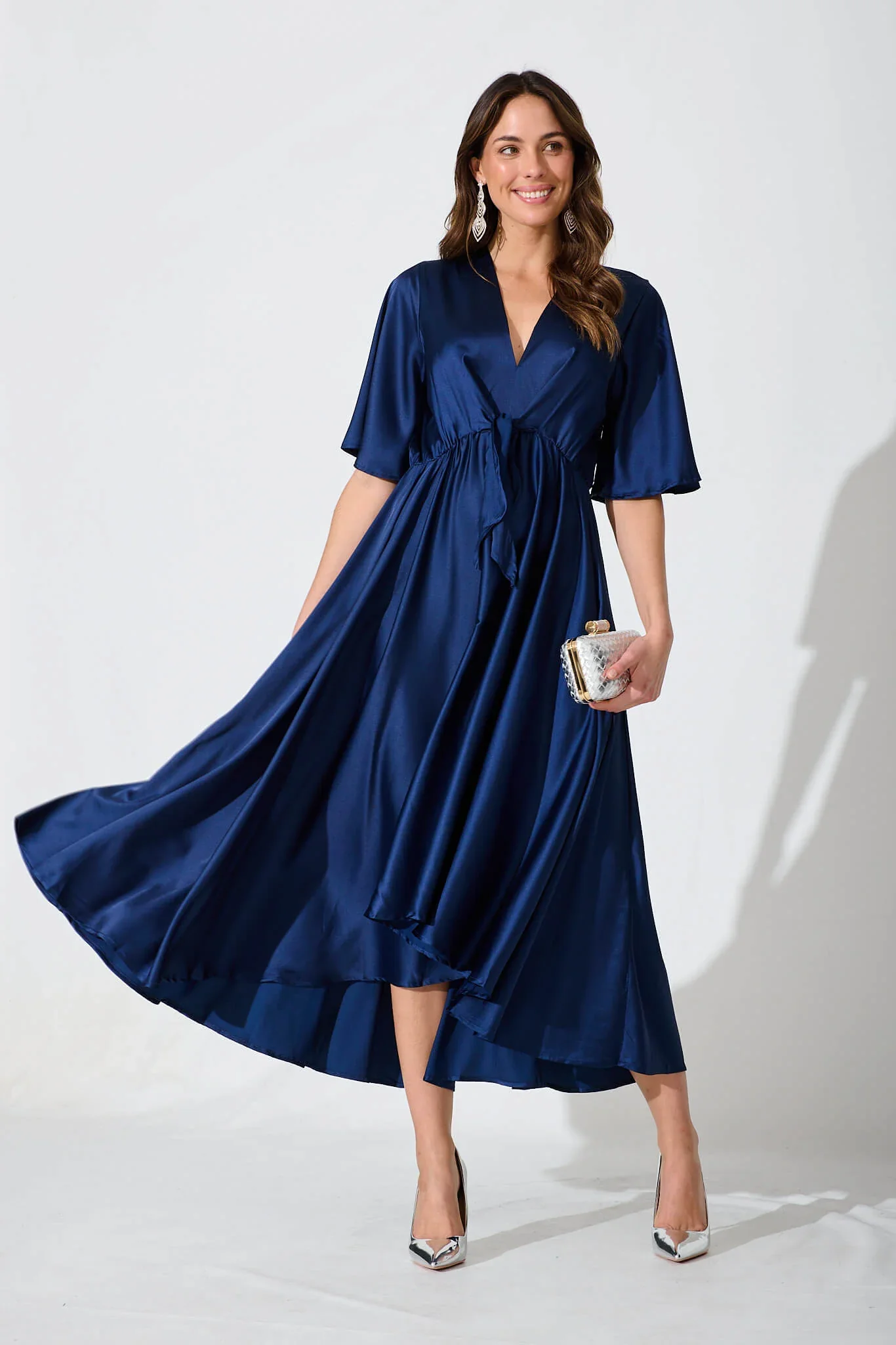 Helsinki Maxi Dress In Navy Satin - 图片 3